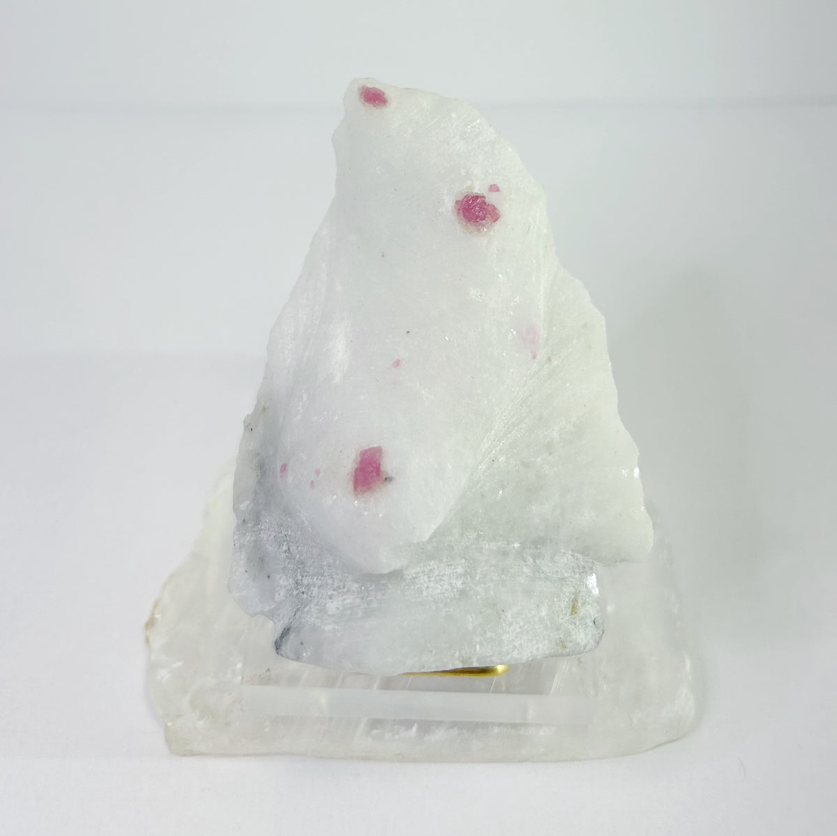 Spinel and Pargasite in Marble