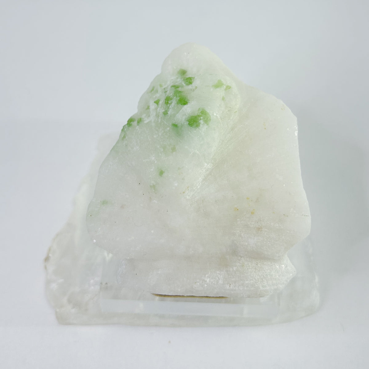 Spinel and Pargasite in Marble